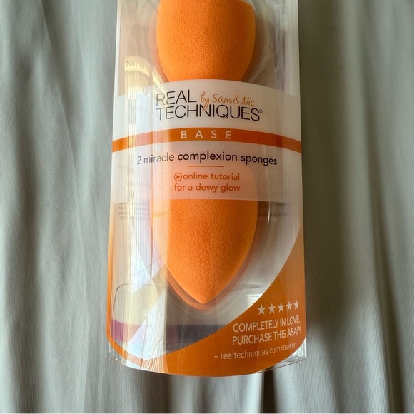 Real Techniques 2 Complexion Makeup 3-in-1 Sponges Orange - Picture 4 of 4